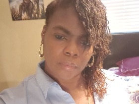 Cute and petite mature black woman from Chicago